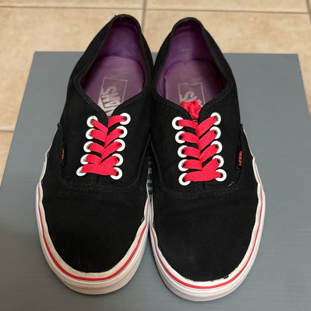 Vans Black and Red Unisex Sneakers size 8 woman or men 6.5 - Picture 8 of 10